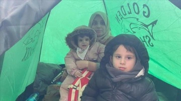 Avrupa'ya gitme imgesel kuran Belarus sınırındaki Iraklı Kürt annelerin bekleyişi sürüyor