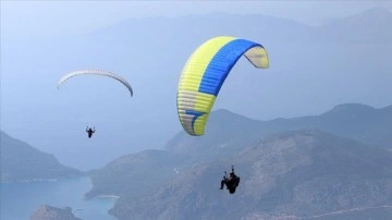 Babadağ'dan bu sene tahminî 200 bin yamaç paraşütü uçuşu bekleniyor