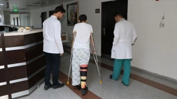 Bacağı kopan kız evladı geçirdiği 14 ameliyatla 4 ay sonraları etap attı