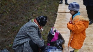 Belarus-Polonya sınırında Avrupa'ya huruç yolundaki hanımefendilerin dramı canevi burkuyor