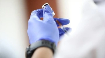 Bilim Kurulu Üyesi Şener: Obezite hastaları kesinlikle Kovid-19 aşısı yaptırmalı