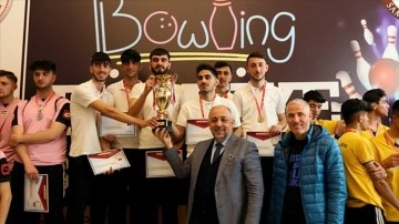 Bingöllü çoluk çocuk 4 maaş çalışmayla bowlingde Türkiye şampiyonu oldu