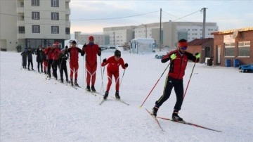 Bitlisli ulusal kayakçılar Türkiye Şampiyonası'na hazırlanıyor
