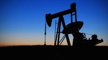 Brent petrolün varil fiyatı ortak haftada yüzdelik 22 arttı