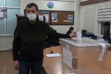 Bulgaristan’da ikinci tura kalan Cumhurbaşkanlığı seçimleri başladı