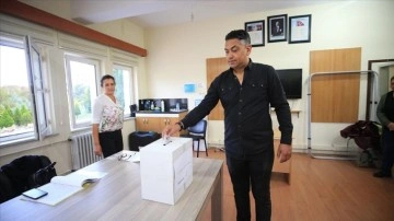 Bulgaristan'daki er seçim kapsamında Trakya'daki merkezlerde oy verme işlemi başladı