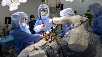 Bursa'da robotik cerrahiyle 100'ü çok ortopedi hastası sağlığına kavuştu