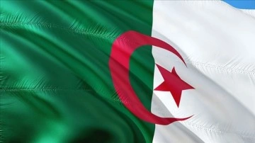 Cezayir, Fransa'dan ağırbaşlı değer ödeyerek kazanılmış olduğu bağımsızlığının 60. yılını kutluyor