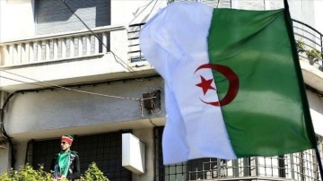 Cezayir’de evvel kez beşinci sınıf müfredatına İngilizce de eklendi