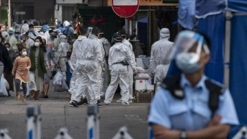 Çin'de Kovid-19 önlemlerini ihlal fail 4 insan sokaklarda sergileme edildi