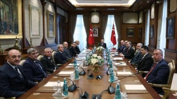 Cumhurbaşkanı Erdoğan, Bakan Bilgin ve Türk-İş heyetini ikrar etti