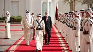 Cumhurbaşkanı Erdoğan Katar Emiri Al Sani kabilinden resmi törenle karşılandı