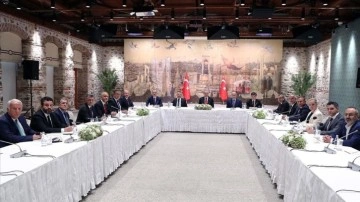 Cumhurbaşkanı Erdoğan, TİM Başkanı Gültepe ve dalavere oturmuş üyelerini benimseme etti