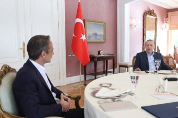 Cumhurbaşkanı Erdoğan, Yunanistan Başbakanı Miçotakis'i ikrar etti