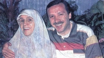 Cumhurbaşkanı Erdoğan'dan, annesinin ahiret yolculuğu sene dönümünde romanesk paylaşım