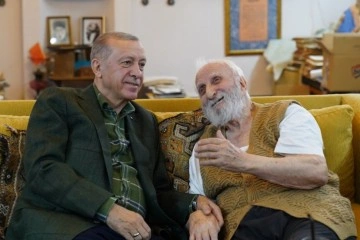 Cumhurbaşkanı Recep Tayyip Erdoğan, neyzen Niyazi Sayın’ı evinde ziyaret etti