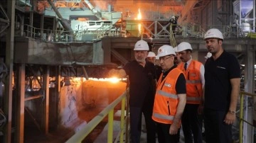 Cumhurbaşkanı Yardımcısı Oktay, Cezayir'de etkin Türk işçilerle müşterek araya geldi