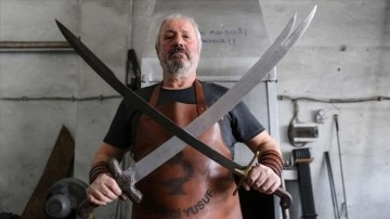 'Damascus' çeliğinden ürettiği bıçak ve kılıçları dünya dışına gönderiyor