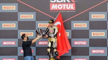 Dünya şampiyonu Toprak Razgatlıoğlu'nun giranbaha mülevven yarışma tulumunun hikayesi