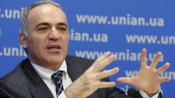 Dünyaca adlı sanlı Rus satranç oyuncusu Kasparov, ülkesini eleştirdi