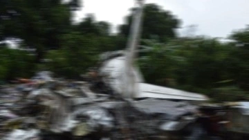 El Salvador'da askeri uçağın düşmesi kararı 3 ad öldü
