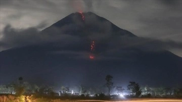 Endonezya'da Semeru yanardağındaki patlamada 1 insan öldü, 41 insan yaralandı