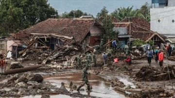 Endonezya’nın Cava Adası’ndaki selde 5 ad öldü, 4 ad kayboldu