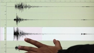 Endonezya'nın Maluku eyaletinde 7,6 büyüklüğünde deprem meydana geldi