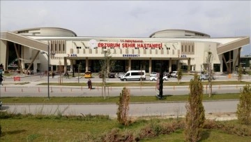 Erzurum'da derin bakımda yatan Kovid-19 hastalarının yüzdelik 95'e yakını aşısız