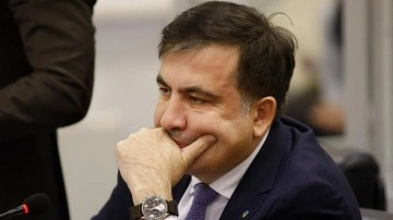 Eski Gürcistan Cumhurbaşkanı Saakaşvili önceki kat bilge karşına çıktı