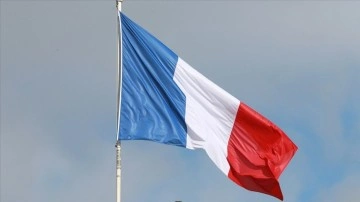 Fransa'da baş döndürücü sağcı Zemmour'un danışmanı karşı tecavüz soruşturması açıldı