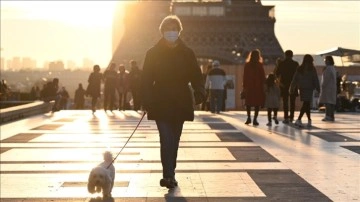 Fransa'da bağlı bölgelerde maske zorunluluğu 14 Mart'ta kaldırılıyor