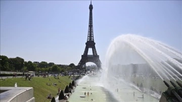 Fransa'da kavurucu yaz sıcakları yaşamı aksi etkiliyor