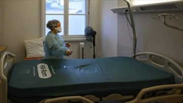 Fransa'da personel eksikliği zımnında hastanelerde yatakların minimum yüzdelik 20'si kaldırıld
