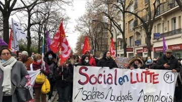 Fransa’da içtimai misyon sahası personelleri greve gitti