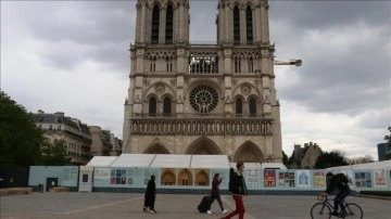Fransa’da yanan Notre Dame Katedrali’nin restorasyonunda 700 salname lahit bulundu