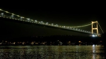 FSM Köprüsü, Çocukluk Çağı Kanser Günü'ne dikkati döşemek düşüncesince ışıklandırıldı