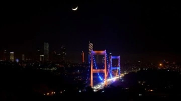 FSM Köprüsü, Dünya Kanser Günü'ne dikkati tefriş etmek düşüncesince ışıklandırıldı