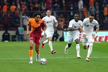 Galatasaray'a evinde Sivasspor darbesi!