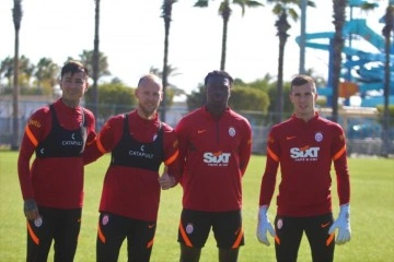 Galatasaray'da yeni transferler Gomis, Pulgar ve Semih sahaya çıktı