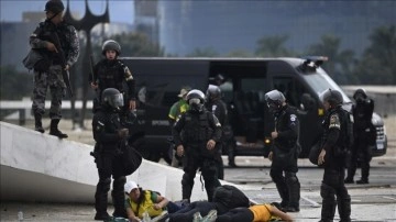 Göstericilerin Kongre ve Devlet Başkanlığını basmış olduğu Brezilya'daki hadisat arama dibine alınd