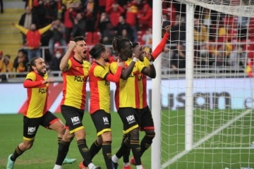Göztepe, Antalyaspor karşısında 3 puanı 4 golle aldı