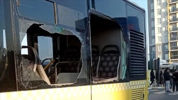 Güngören'de kamyonete çarpan İETT otobüsünden fırlayan geçici ciddi yaralandı