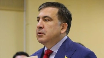 Gürcistan'da vakfedilmiş Saakaşvili şimdi kuvvetli birlikte askeri hastaneye nakledildi