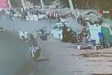Hindistan’da araç motosikletlere daldı: 3 ölü, 8 yaralı