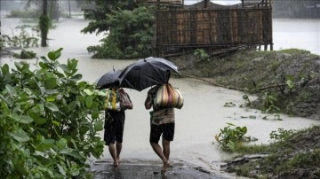 Hindistan'da akıbet 24 saatte hararetli yağışlar ve sebep düşmesi zımnında 36 insan öldü