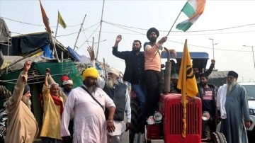 Hindistan'da ekincilik yasalarını protesto fail çiftçiler eylemlerine bitmeme edecek