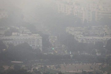 Hindistan’da tehlikeli seviyeye yükselen hava kirliliği eğitime ara verdirdi