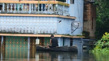 Hindistan'ın güneyindeki şiddetli yağışlar kararı 18 ad öldü, onlarca ad kayboldu