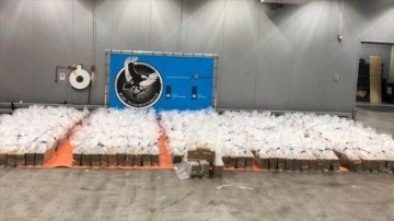 Hollanda'nın Rotterdam Limanında 4 titrem 180 kilo kokain ele geçirildi